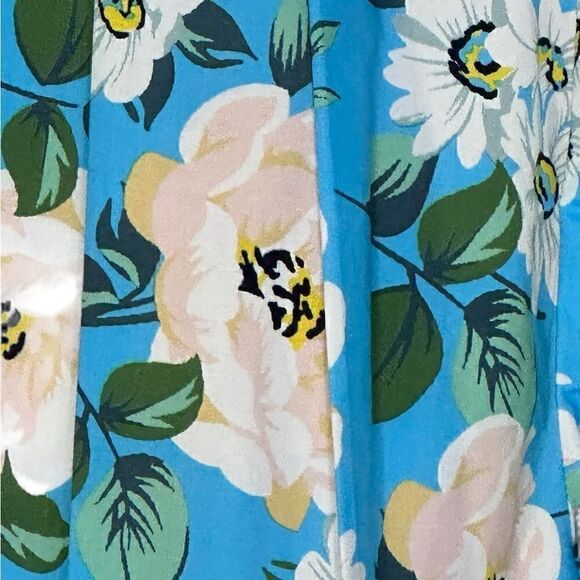 Yumi Kim Floral Wonder Garden Shorts | Size M - Picture 4 of 10